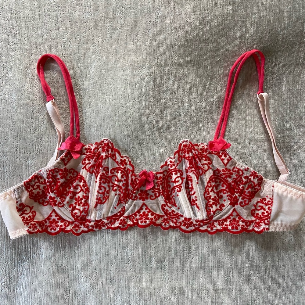 Victoria’s Secret Pink and Red Arabesque Demi Bra with Boning Size 34A